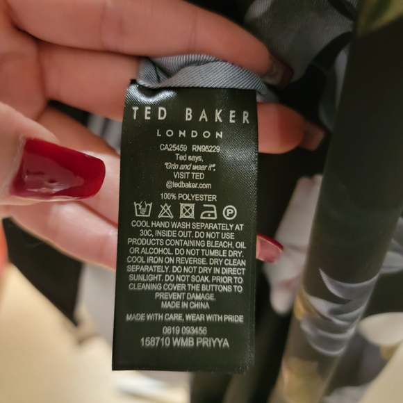 ❤️TED BAKER BLACK FLORAL BUTTON UP BLOUSE - Picture 8 of 8